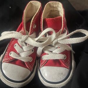 Baby converses